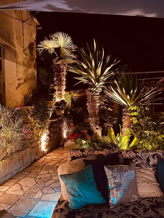 Secret Garden Apartment Zadar 0*,