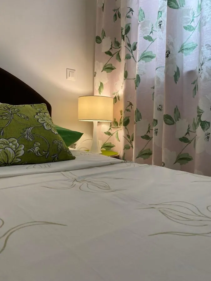 Secret Garden Apartment زادار بيت ضيافة