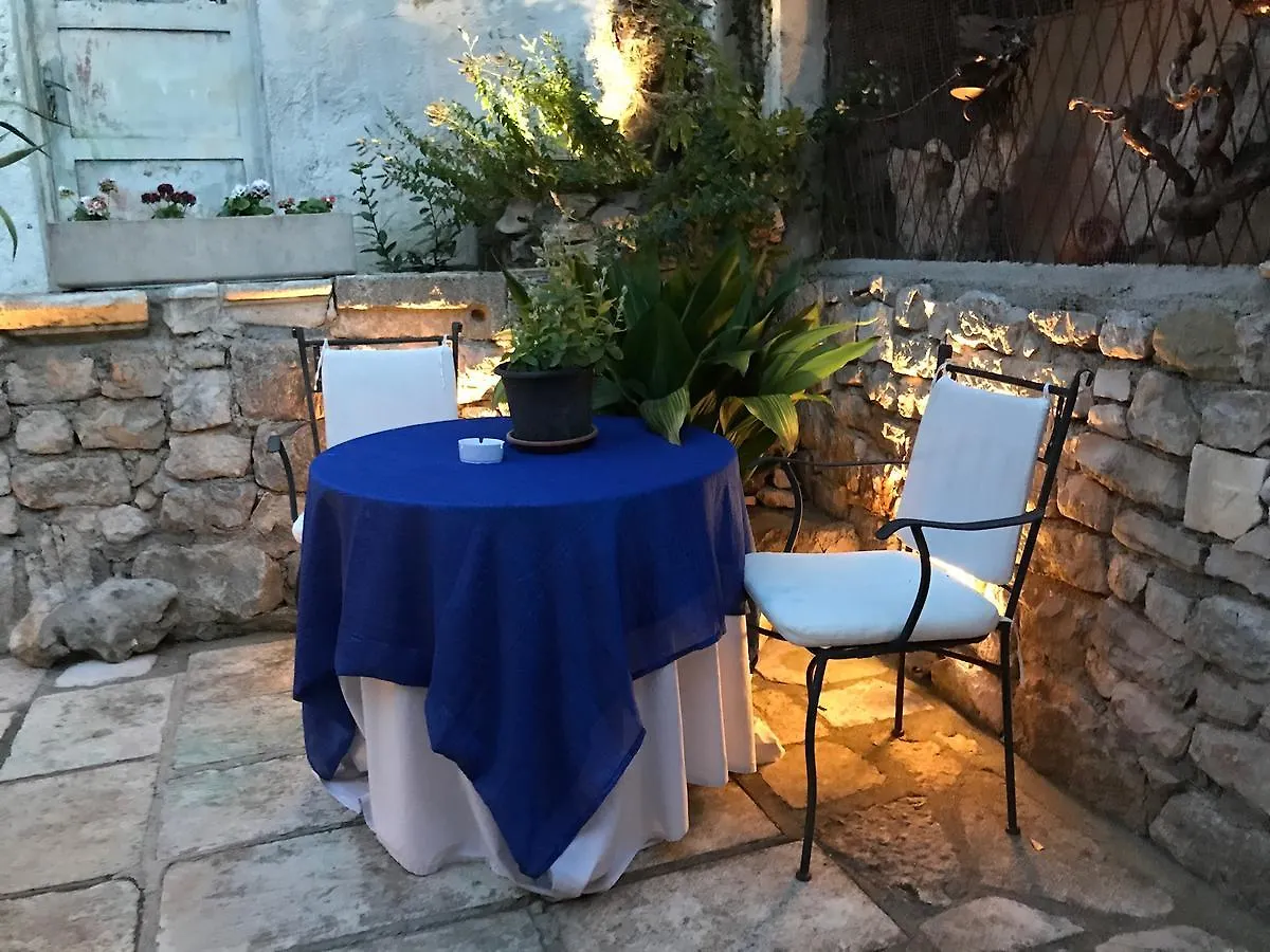 بيت ضيافة Secret Garden Apartment زادار كرواتيا