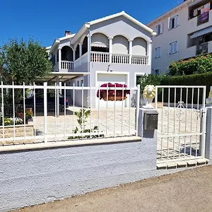 Cosy Near The Maison d'hôtes