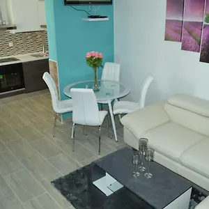 https://studios-kristal.hotels-in-trogir.com