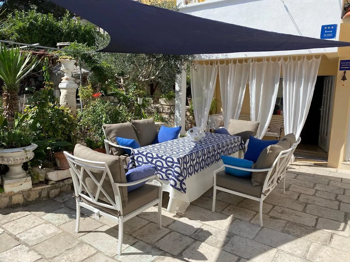 Pensión Secret Garden Apartment Zadar Croacia